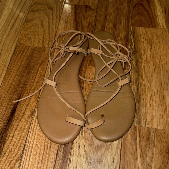Tkees Jo tie up sandal size 6. - Picture 4 of 5